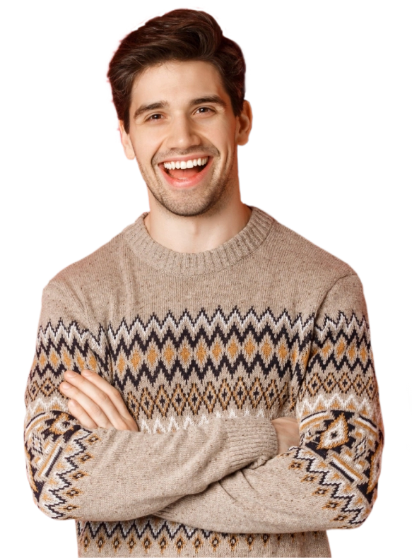 Homem de suéter rindo